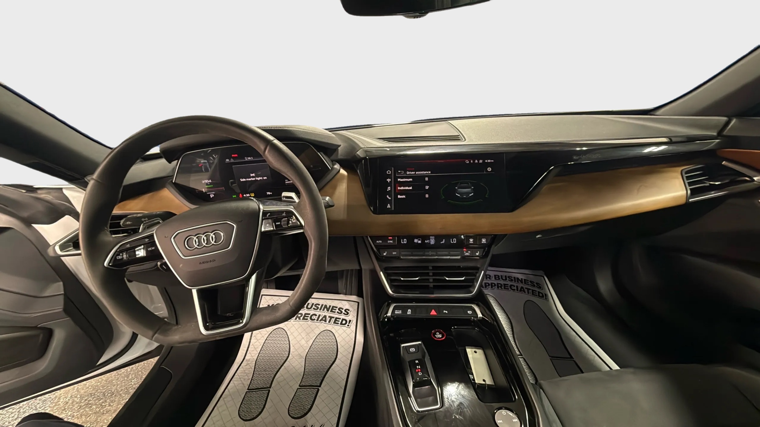 Photo 14 of this Audi e-tron GT
