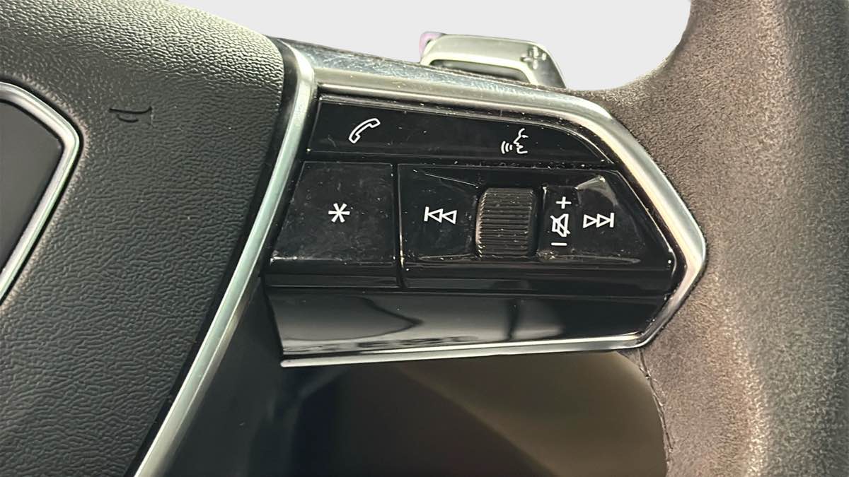 Photo 15 of this Audi e-tron GT