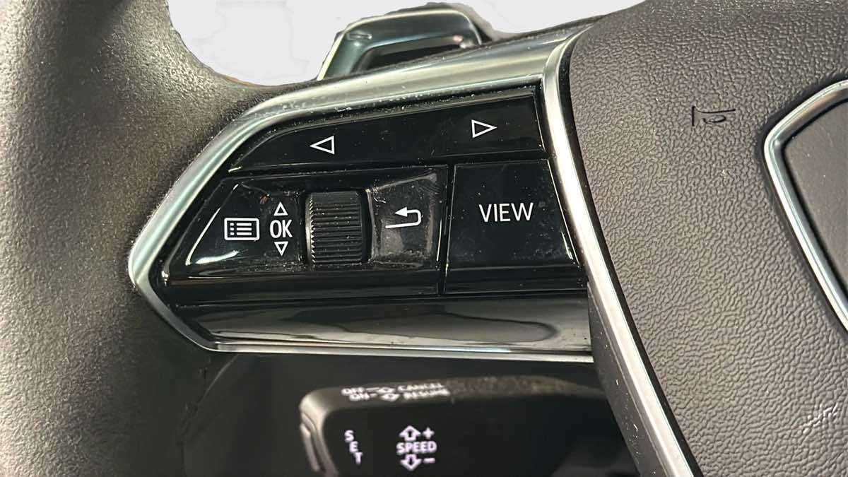 Photo 16 of this Audi e-tron GT