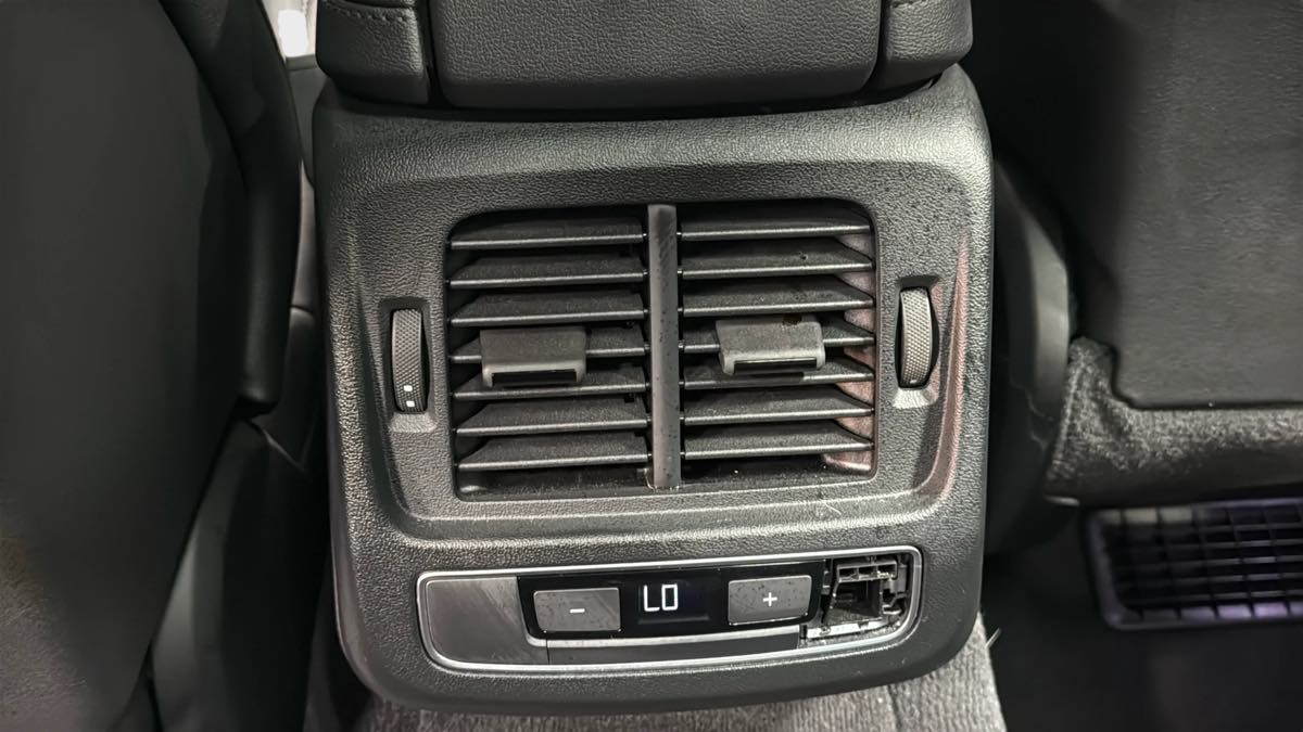 Photo 28 of this Audi e-tron GT