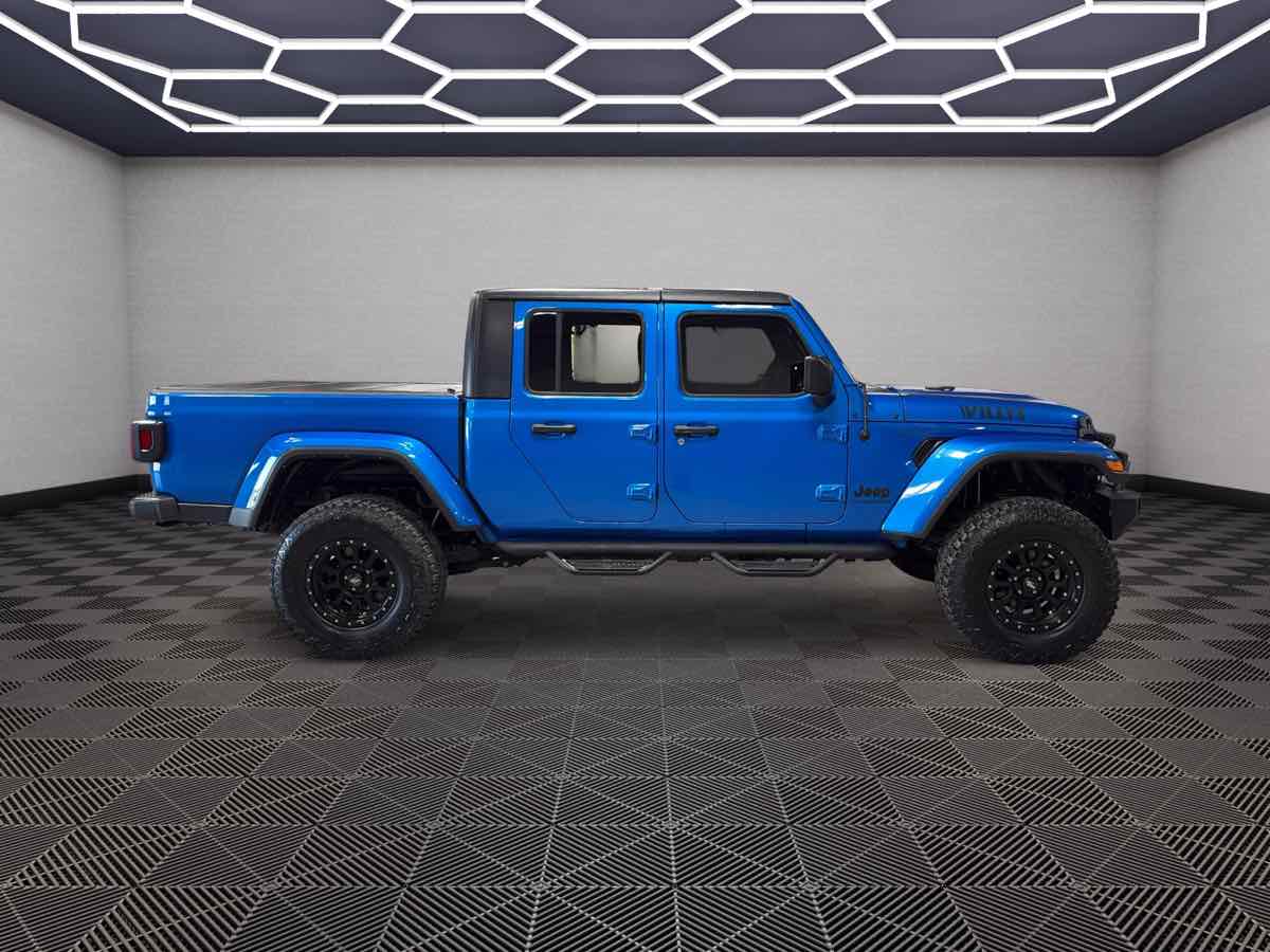 Photo 4 of this Jeep Gladiator