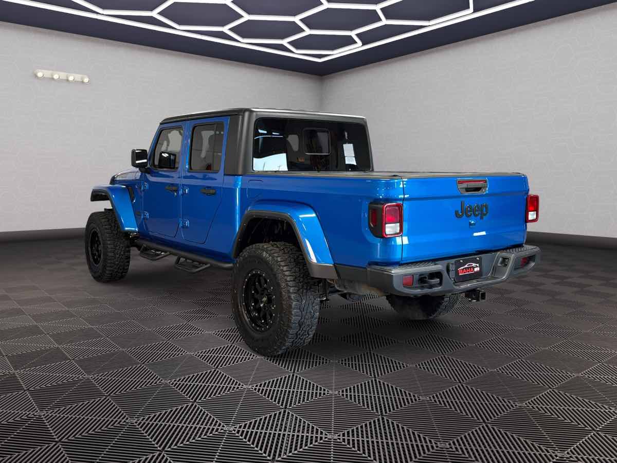 Photo 7 of this Jeep Gladiator