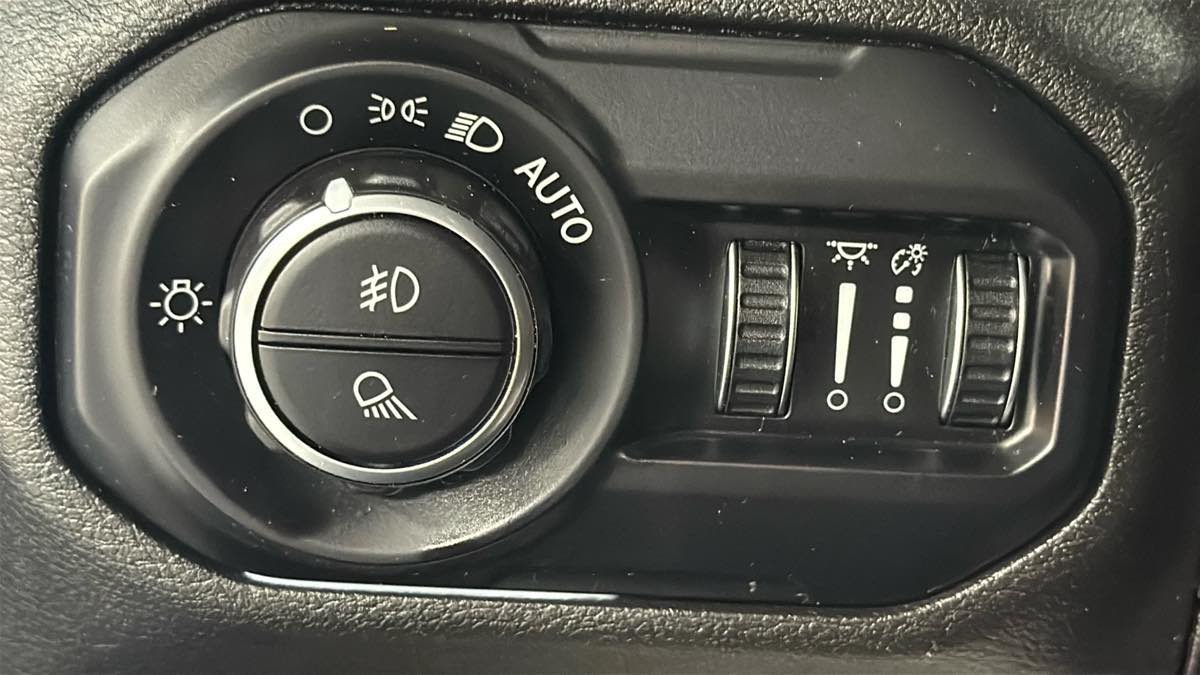 Photo 18 of this Jeep Gladiator