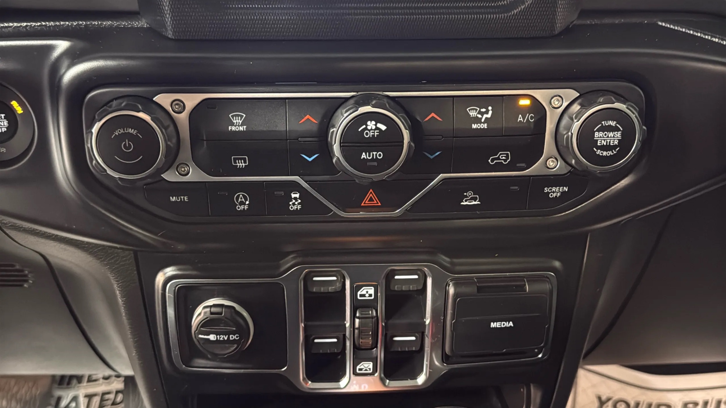 Photo 20 of this Jeep Gladiator