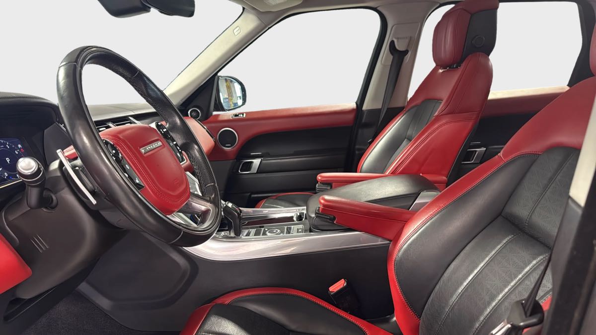 Photo 11 of this Land Rover Range Rover Sport