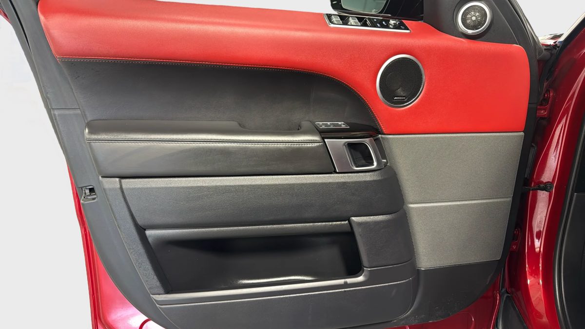 Photo 12 of this Land Rover Range Rover Sport