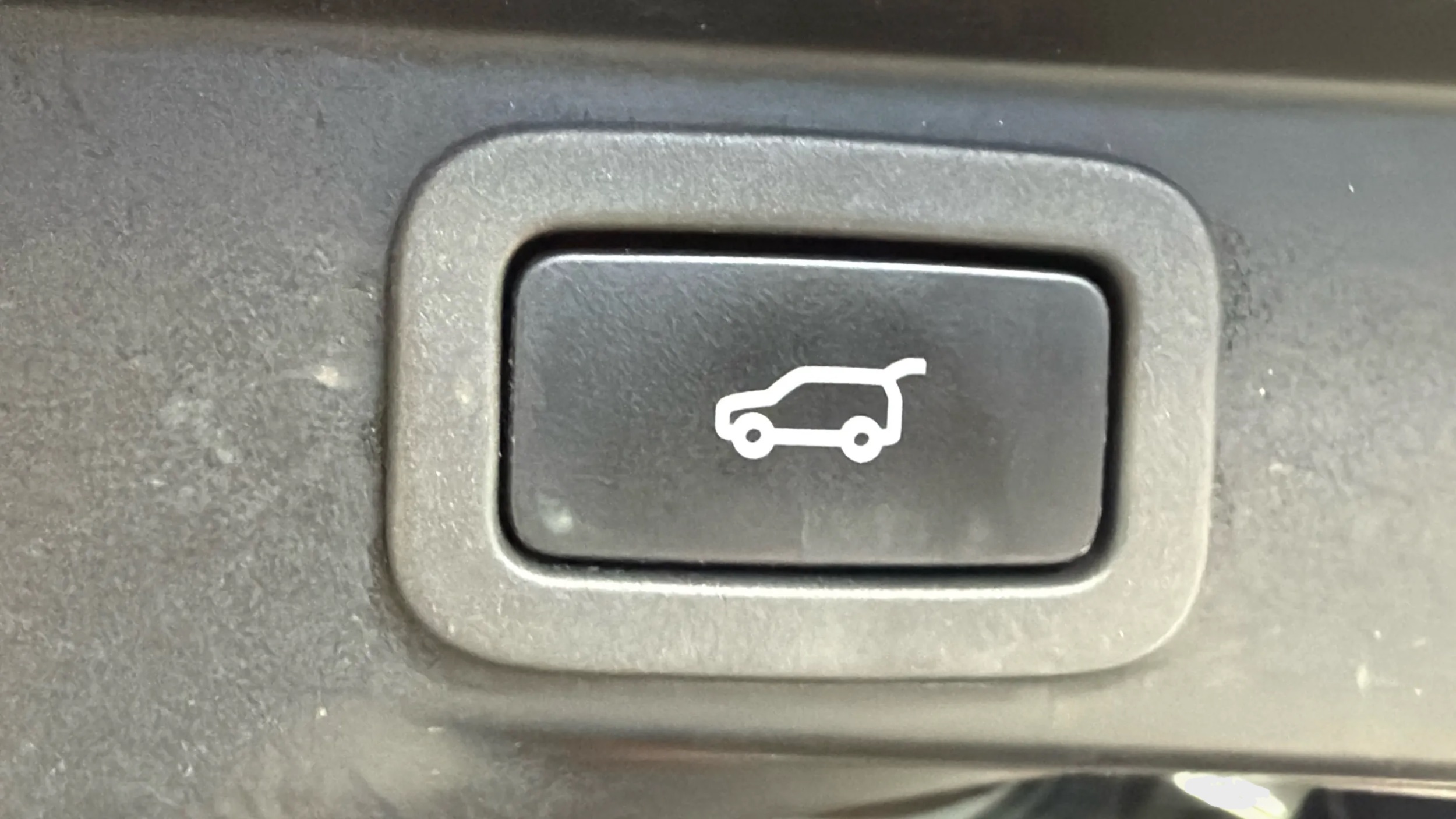 Photo 30 of this Land Rover Range Rover Sport