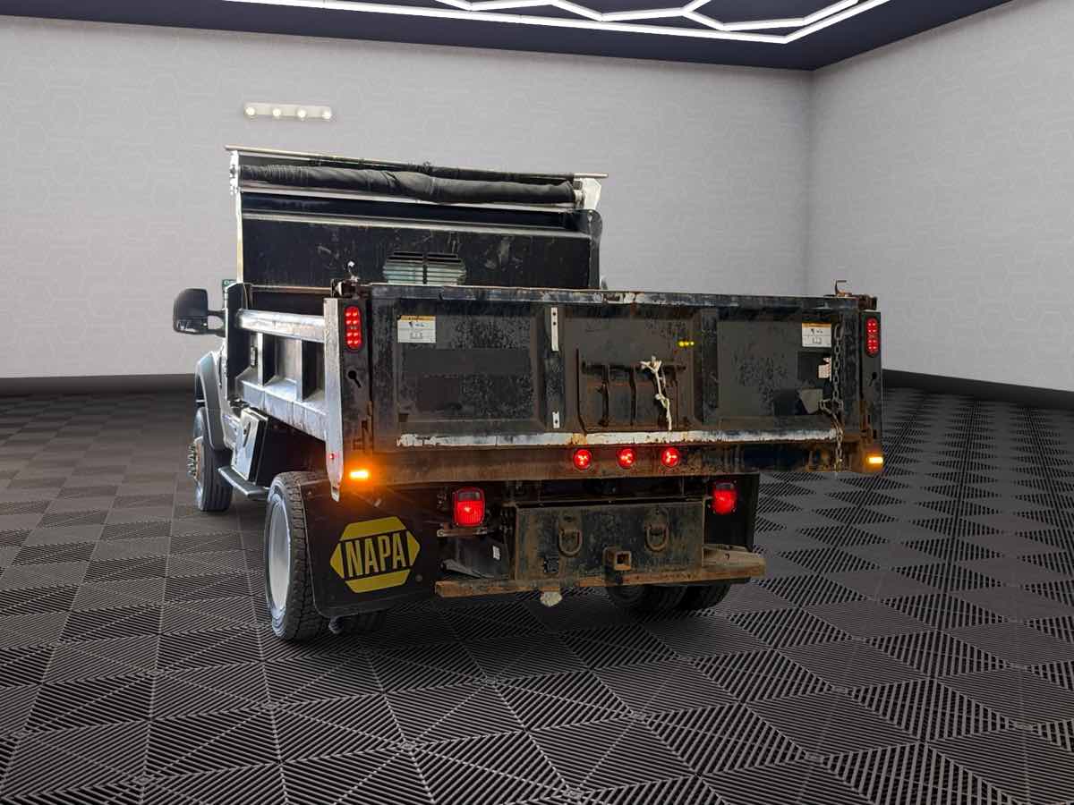 Photo 6 of this Ford Super Duty F-550 DRW