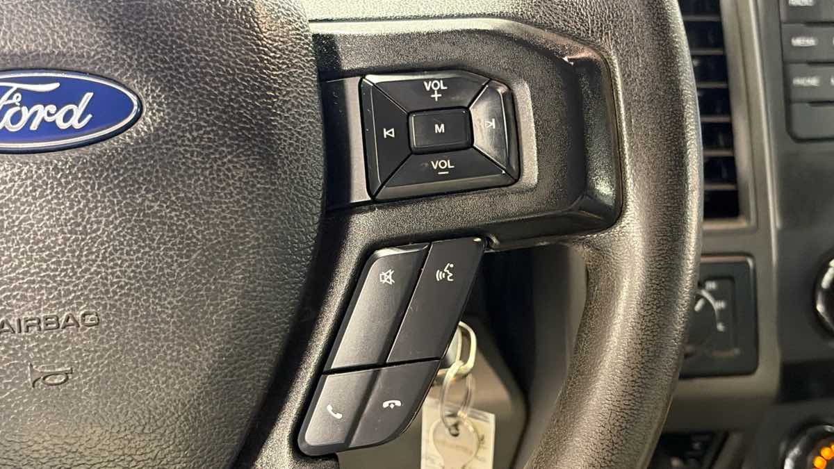 Photo 15 of this Ford Super Duty F-550 DRW