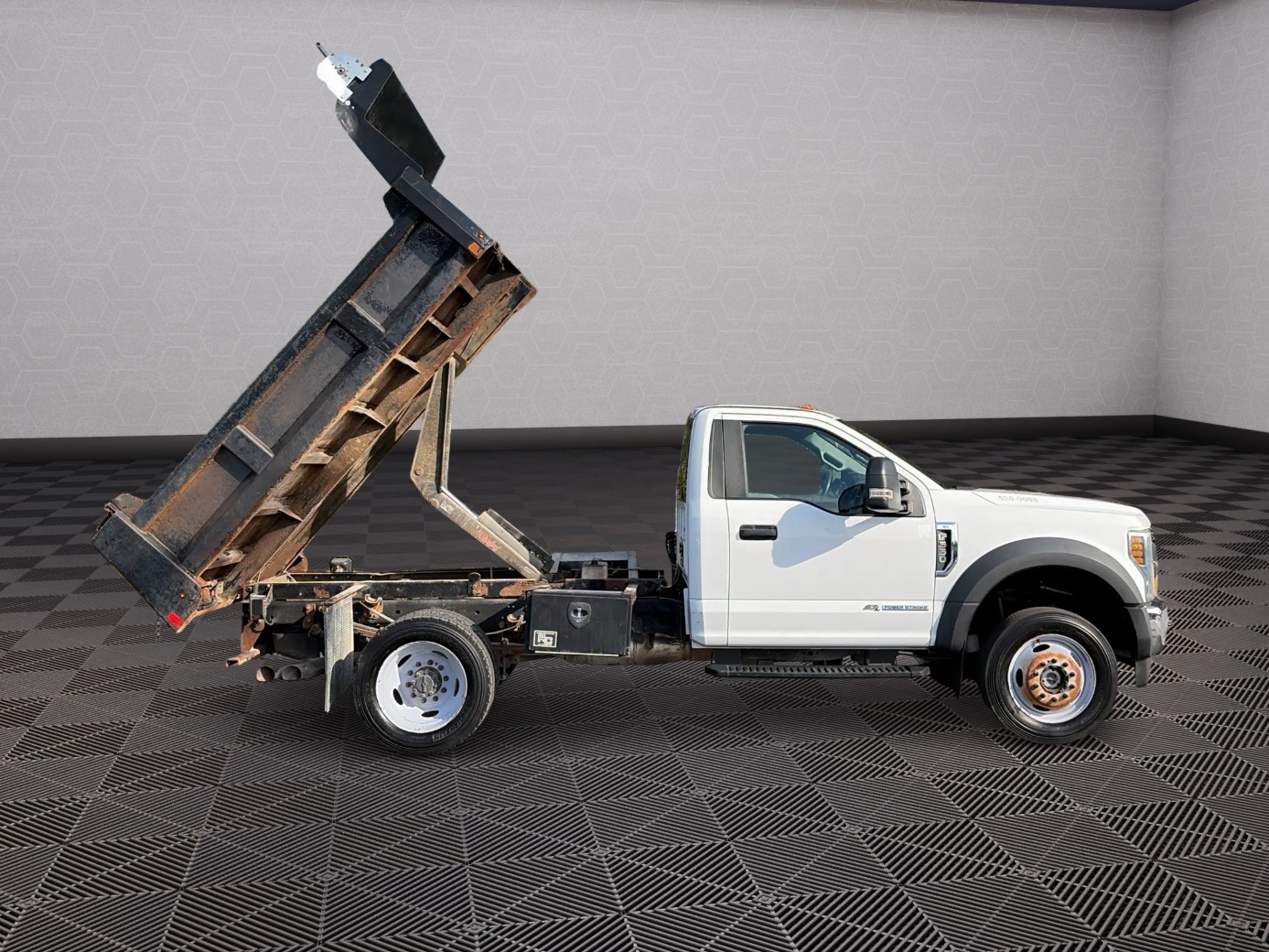 Photo 26 of this Ford Super Duty F-550 DRW