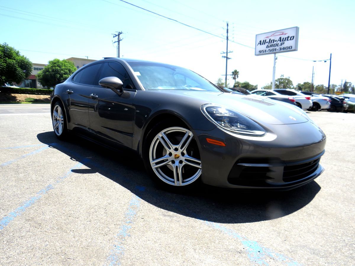 2018 Porsche Panamera 