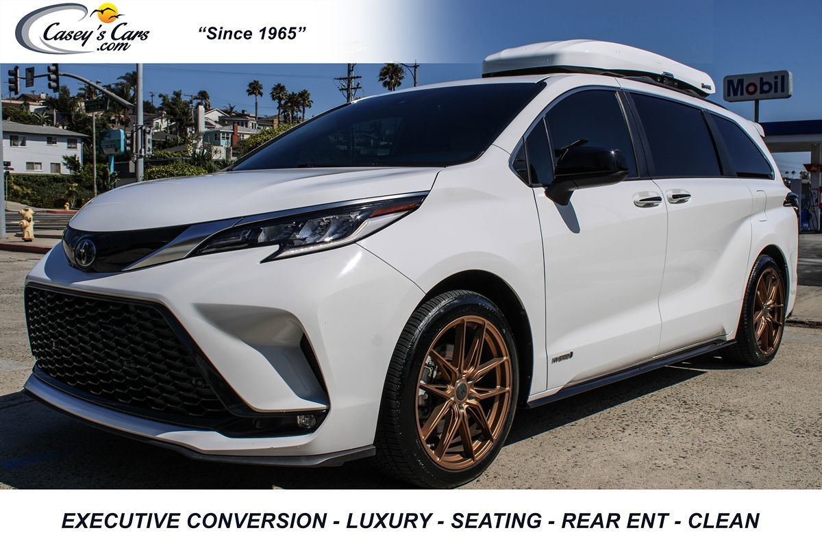 2021 Toyota Sienna Hybrid XSE Executive Seating Conversion