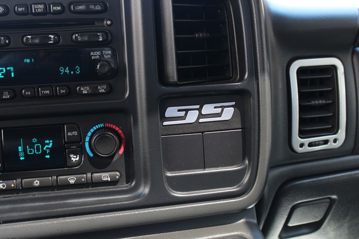 Silverado ss dash deals emblem