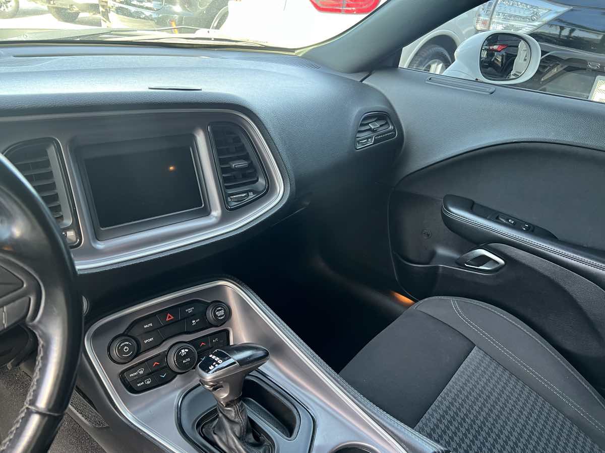 Dodge Challenger 2019 Dodge Challenger 2C3CDZAG0KH733458