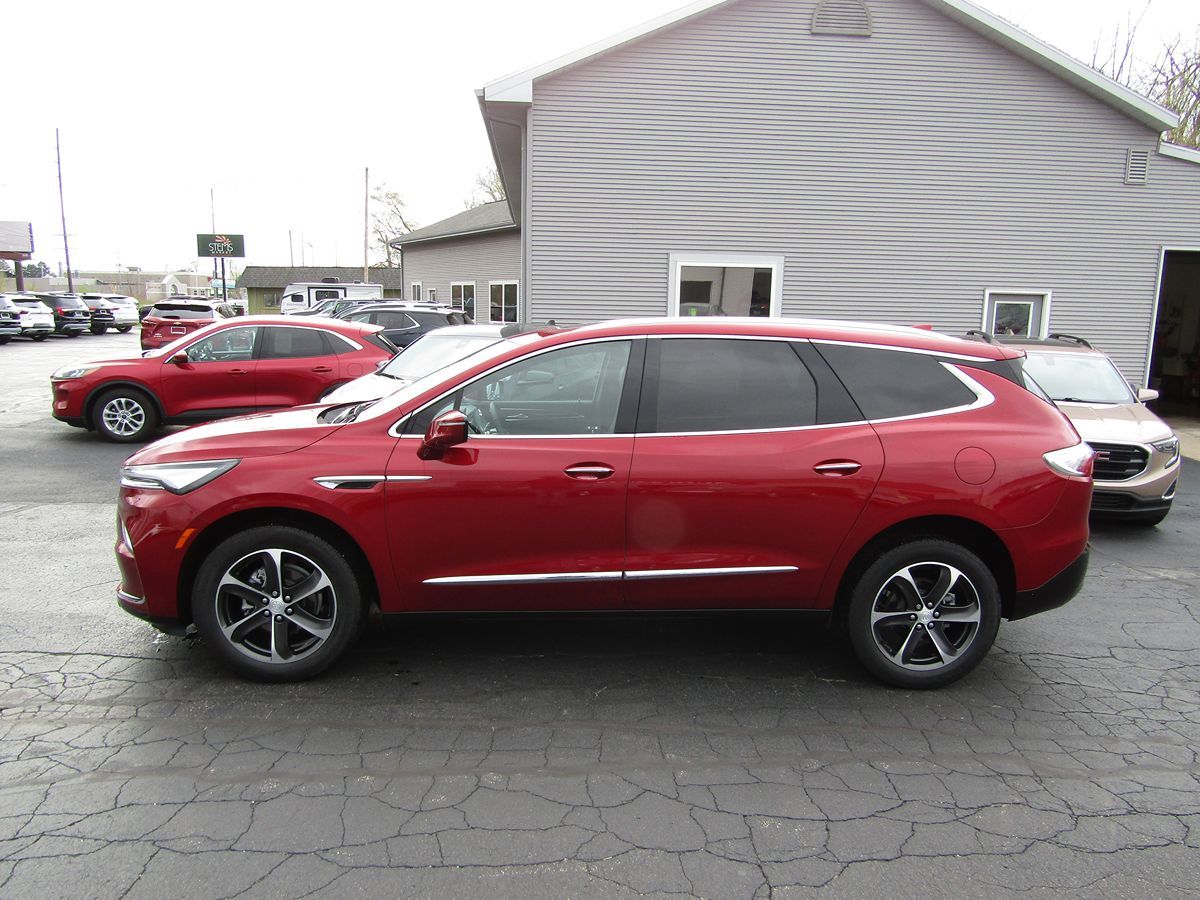 2022 Buick Enclave Essence 2