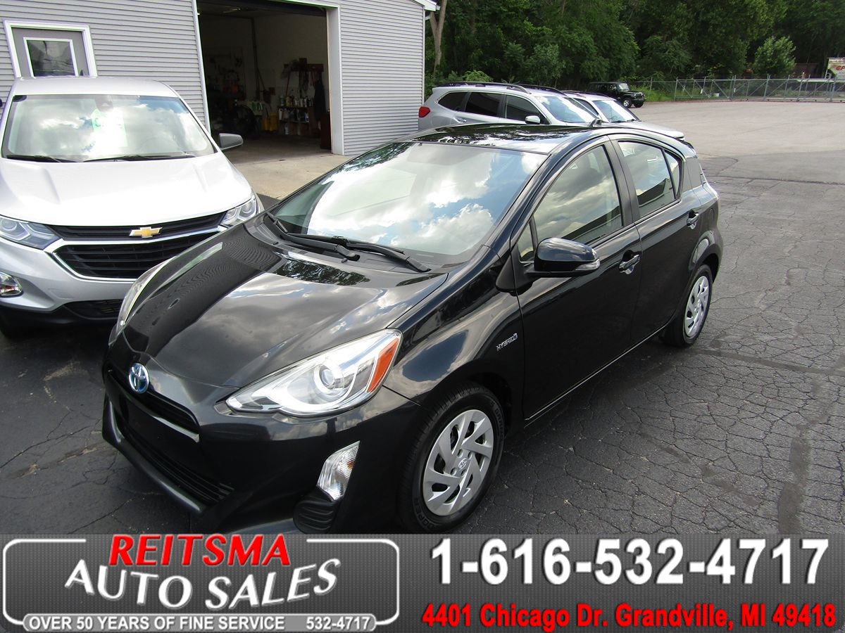 2016 Toyota Prius c Three