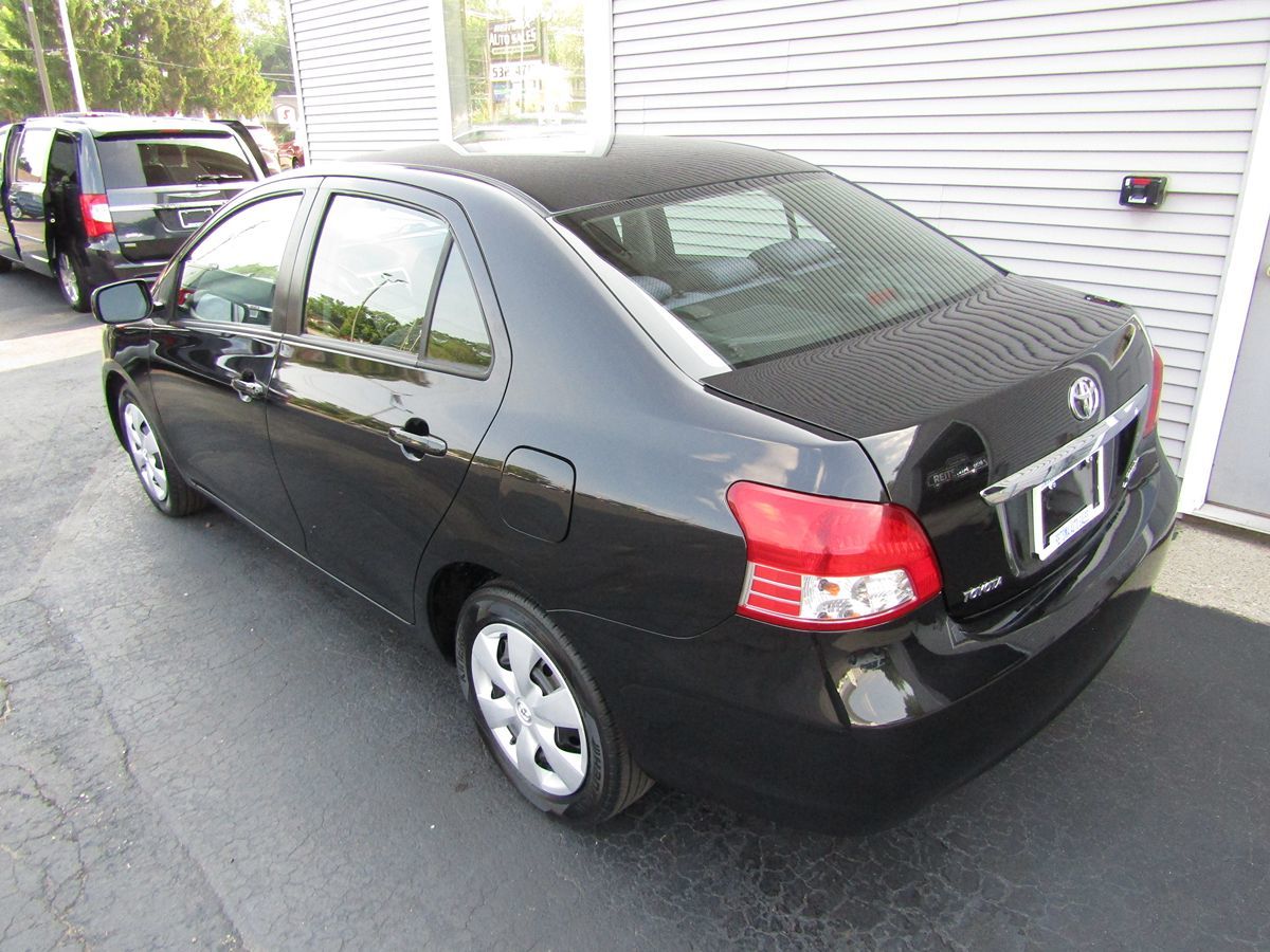 2007 Toyota Yaris Base 3