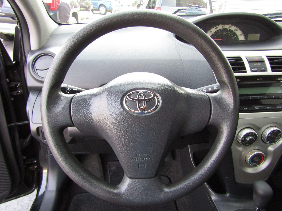 2007 Toyota Yaris Base 6