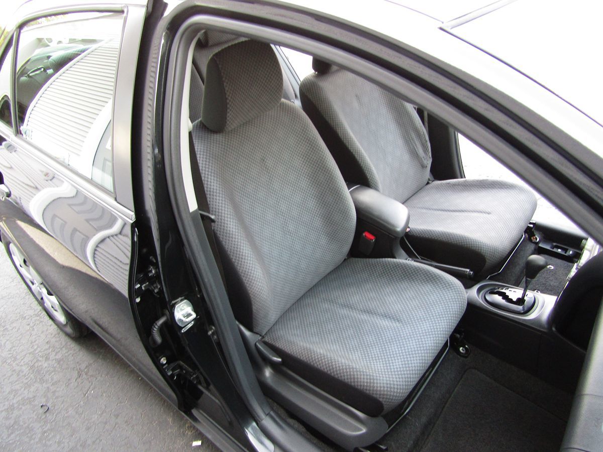 2007 Toyota Yaris Base 26