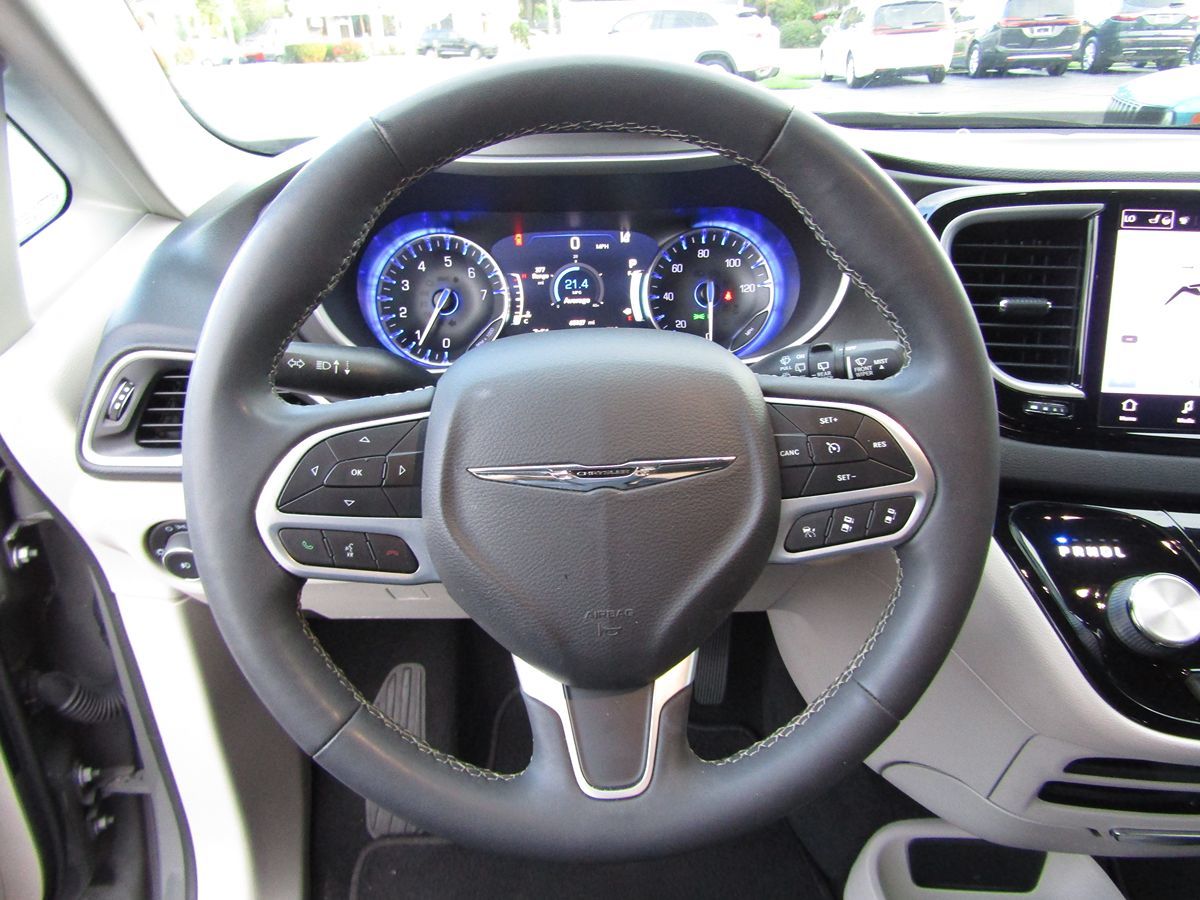 2022 Chrysler Pacifica Touring L 7