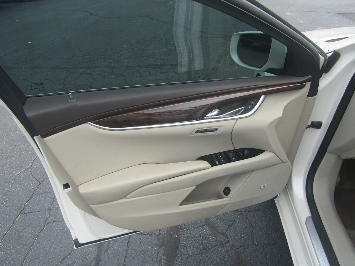 2013 Cadillac XTS Premium 28