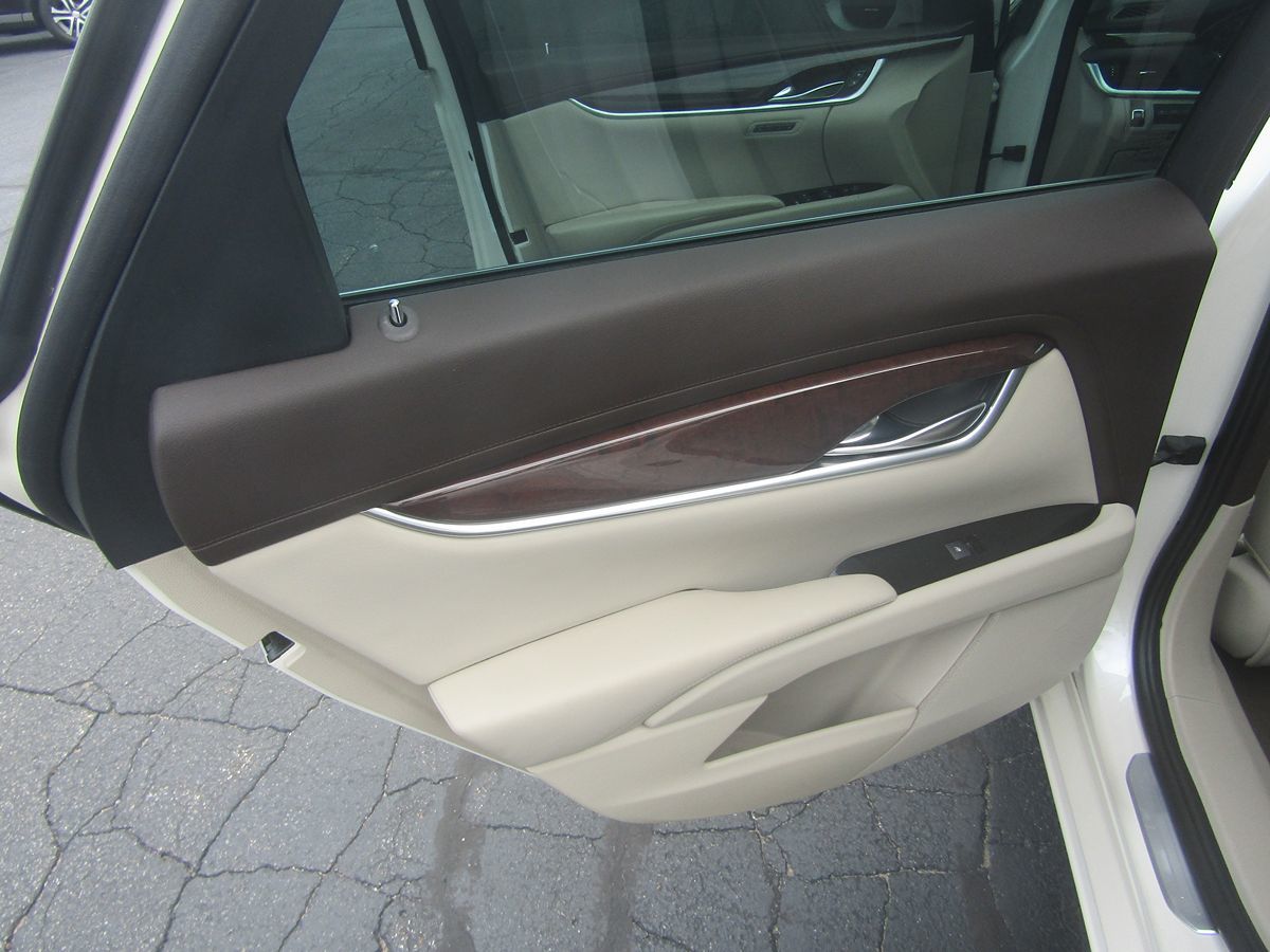 2013 Cadillac XTS Premium 29