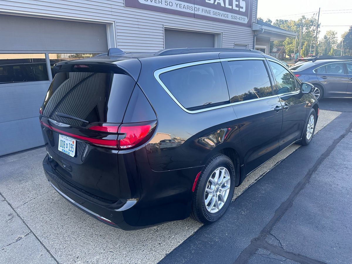 2022 Chrysler Pacifica Touring L 3