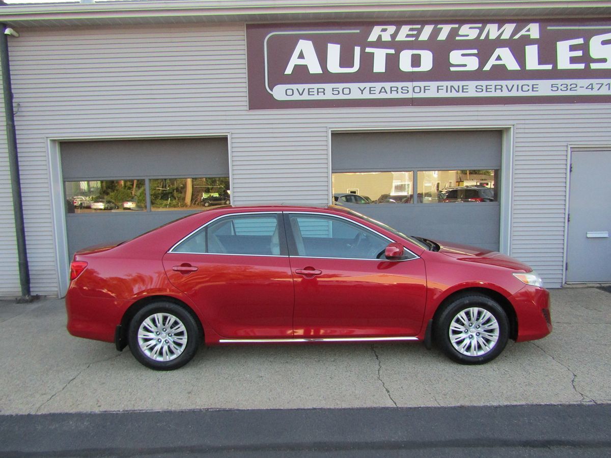 2013 Toyota Camry LE 2