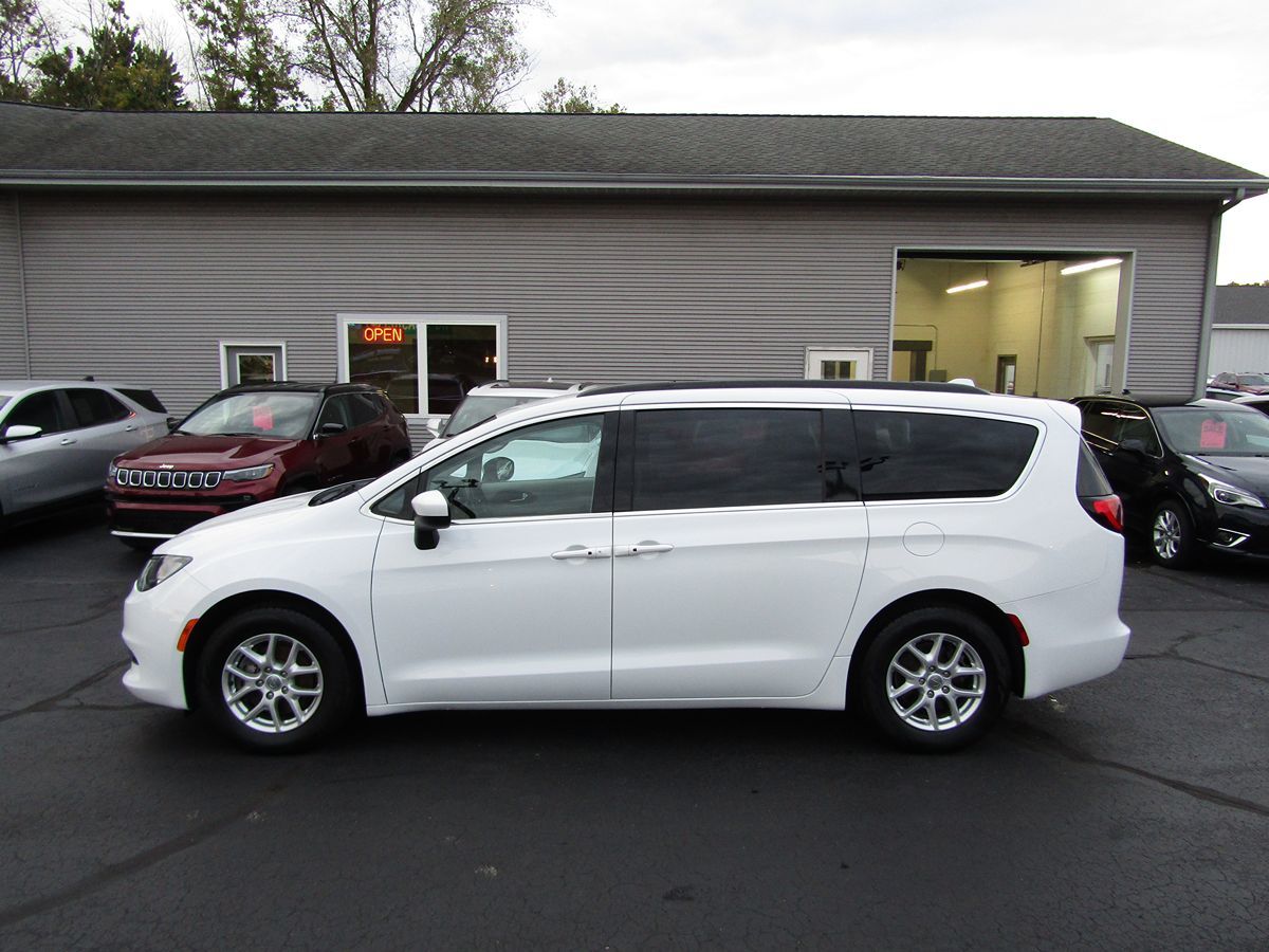 2020 Chrysler Voyager LXI 2