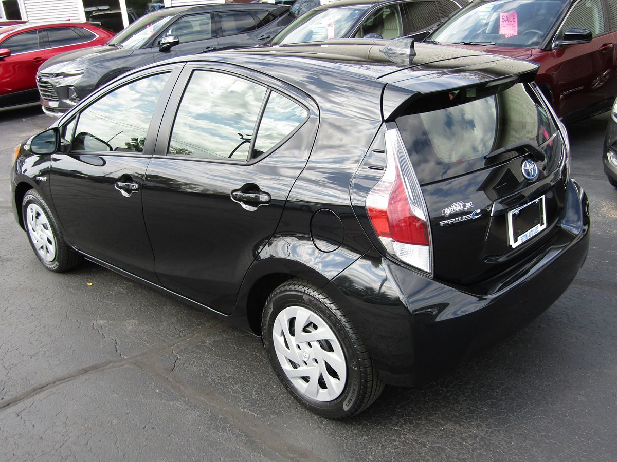 2016 Toyota Prius c Two 3