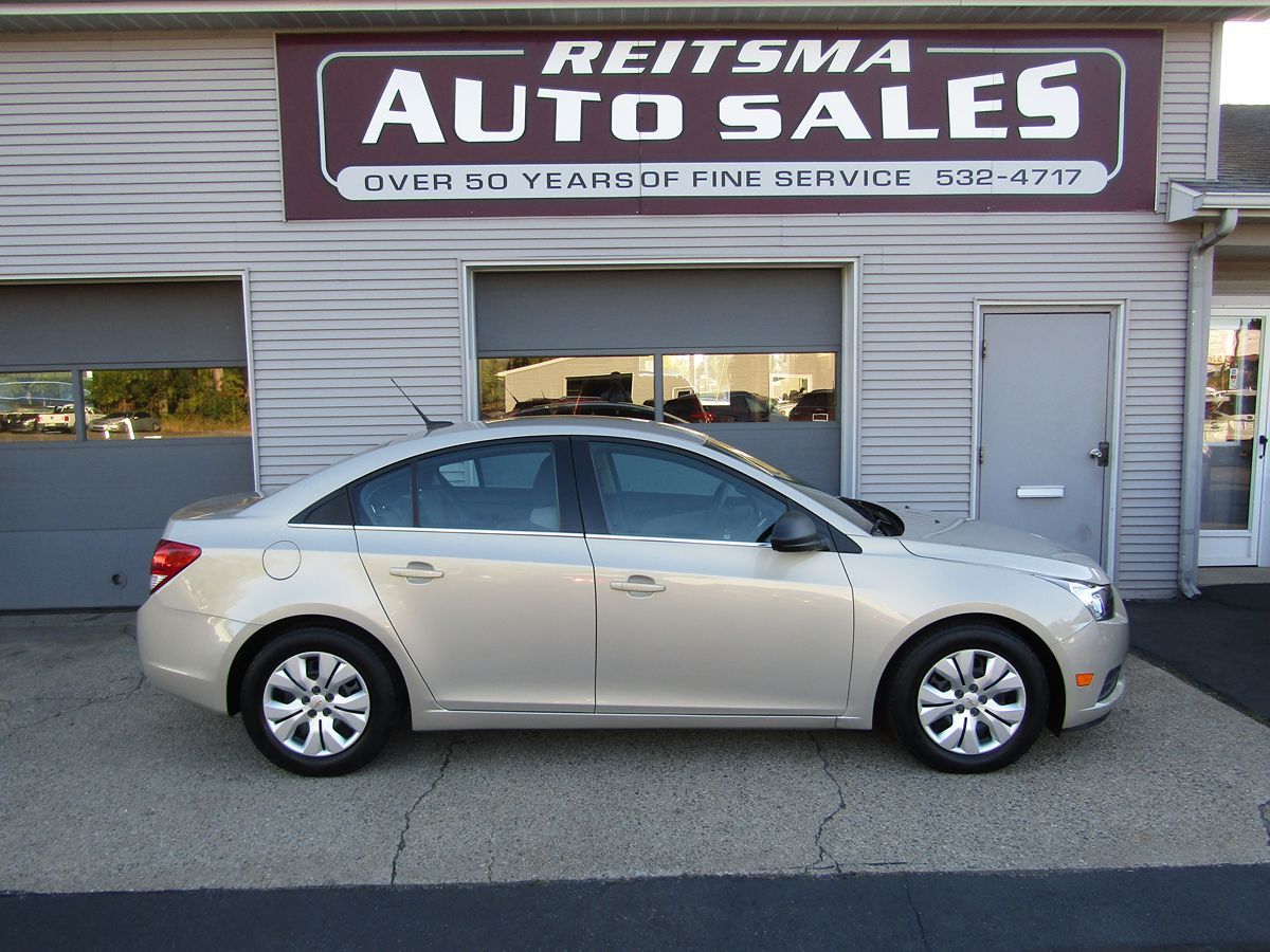 2012 Chevrolet Cruze LS 2