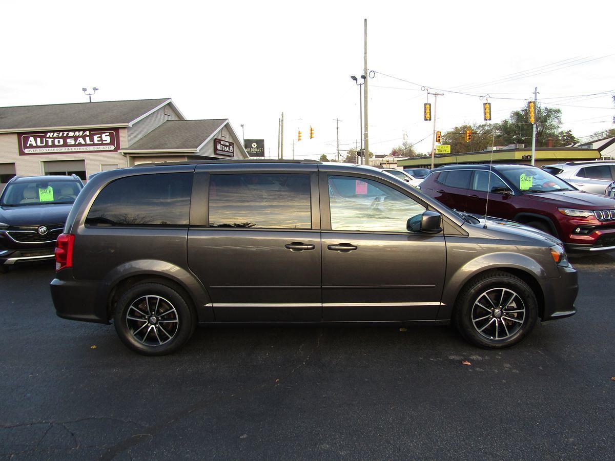 2017 Dodge Grand Caravan GT 2