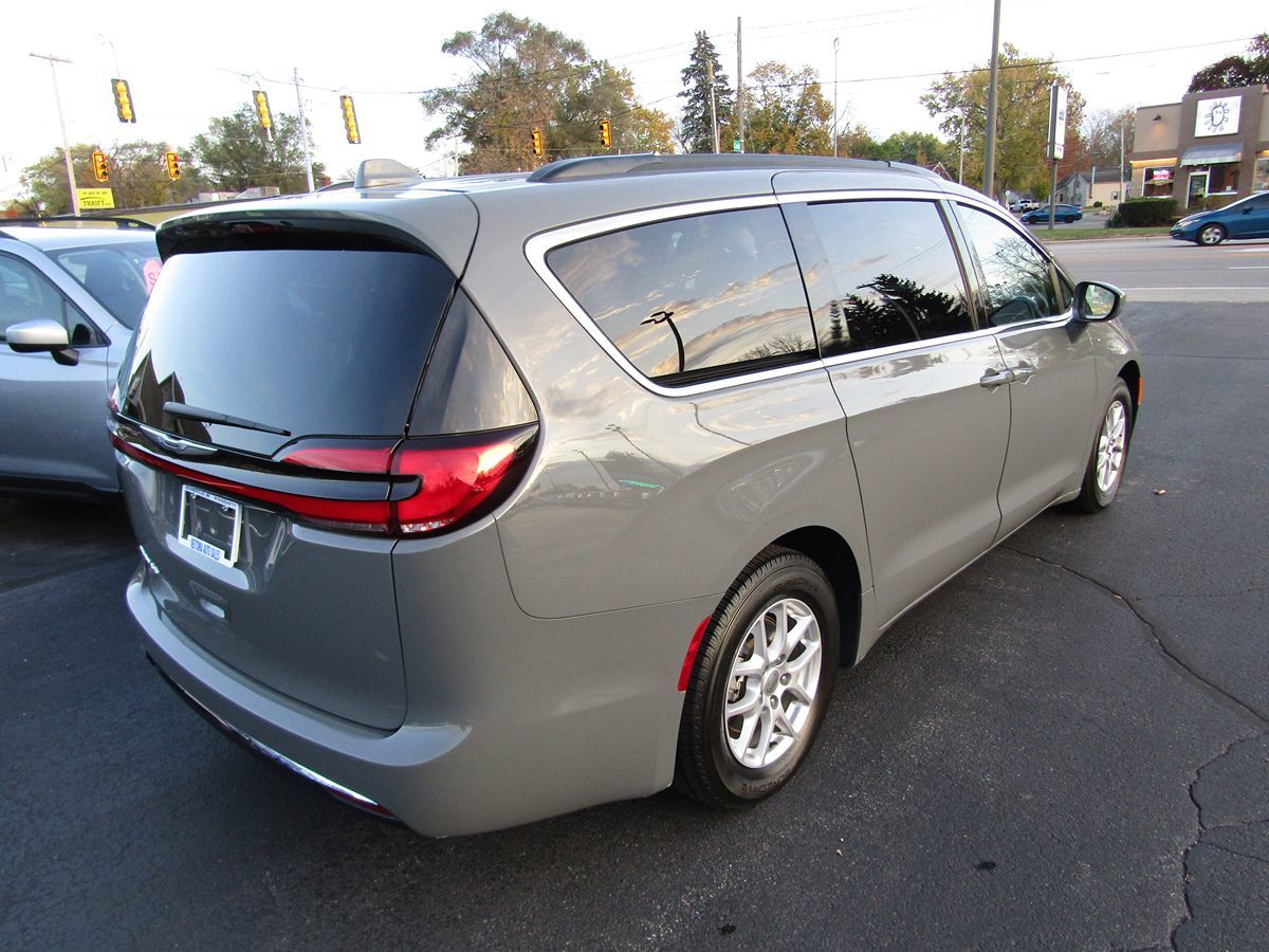 2022 Chrysler Pacifica Touring L 3