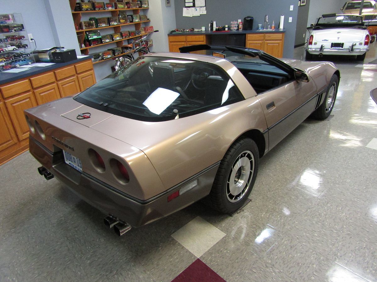 1985 Chevrolet Corvette  43