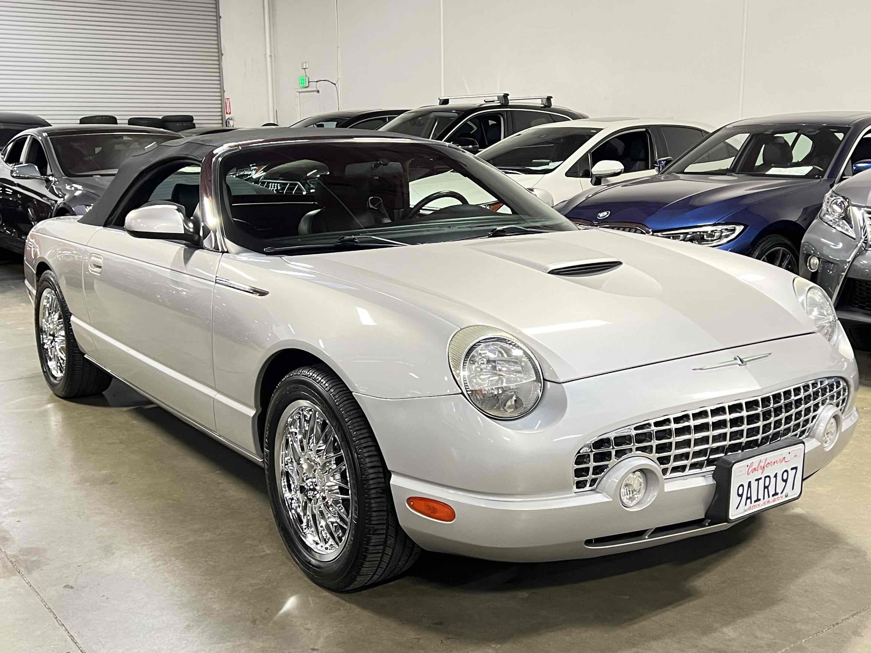 2005 Ford Thunderbird Deluxe - KEYLESS ENTRY - PRICED TO SELL