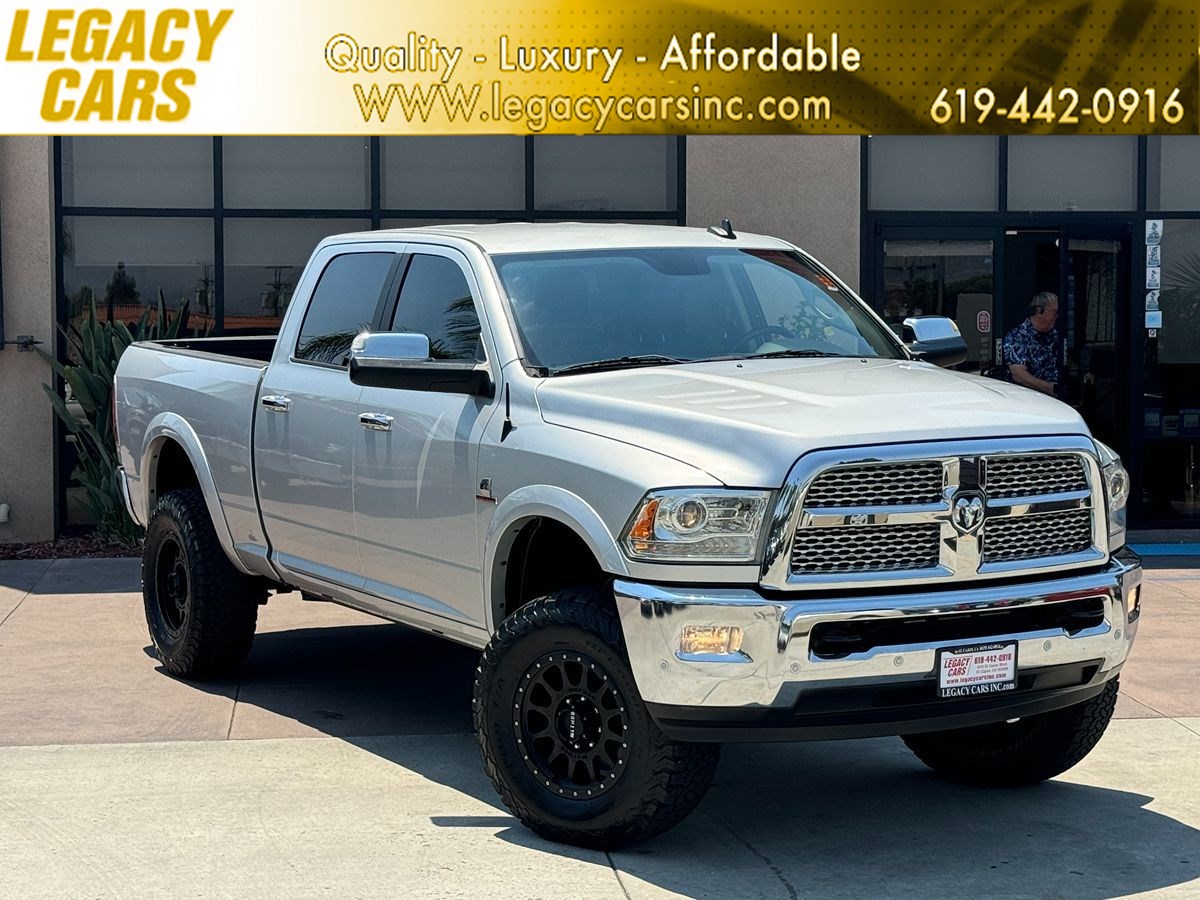 2016 Ram 2500 Laramie 4WD CREW CAB W/ CUSTOM LIFT / FOX SHOCKS