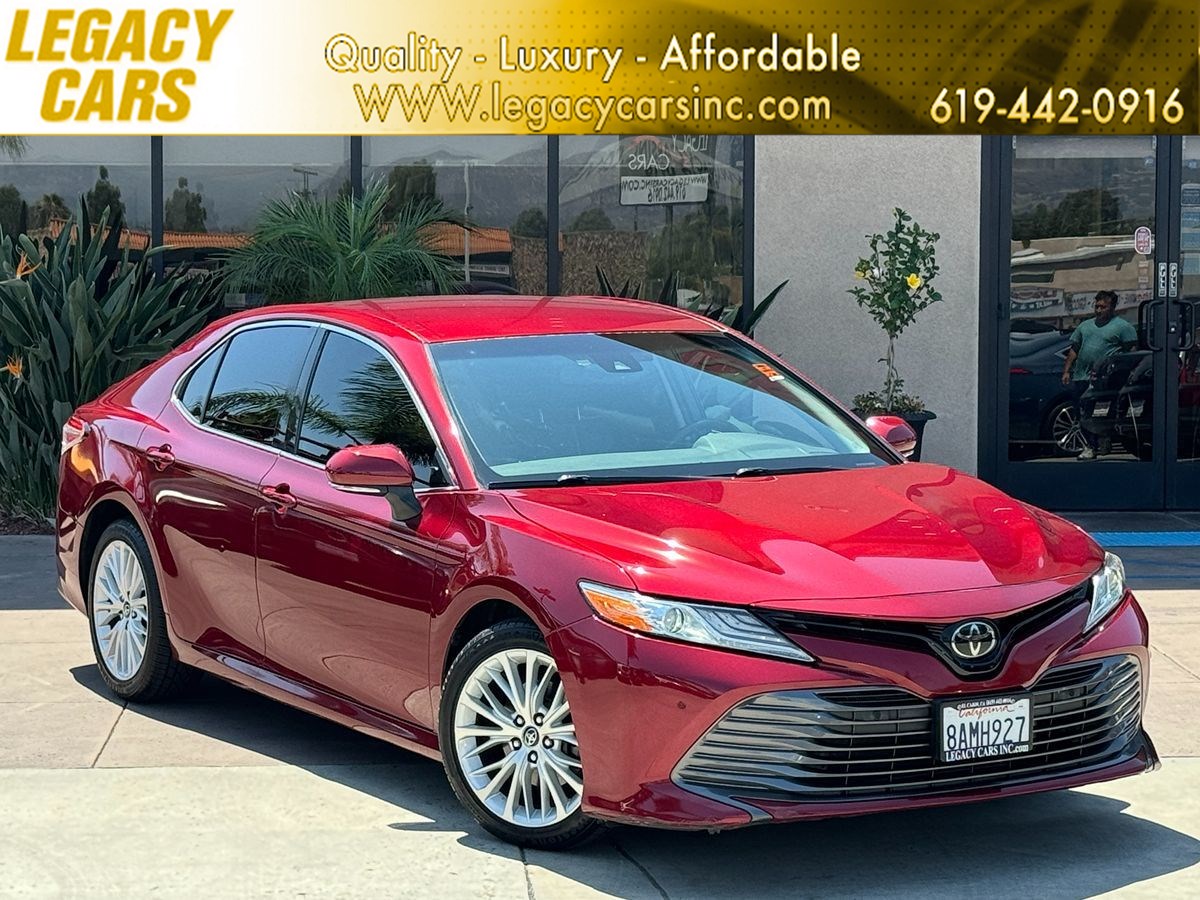 2018 Toyota Camry XLE W/ LOW MILES / TOYOTA SAFETY SENSE