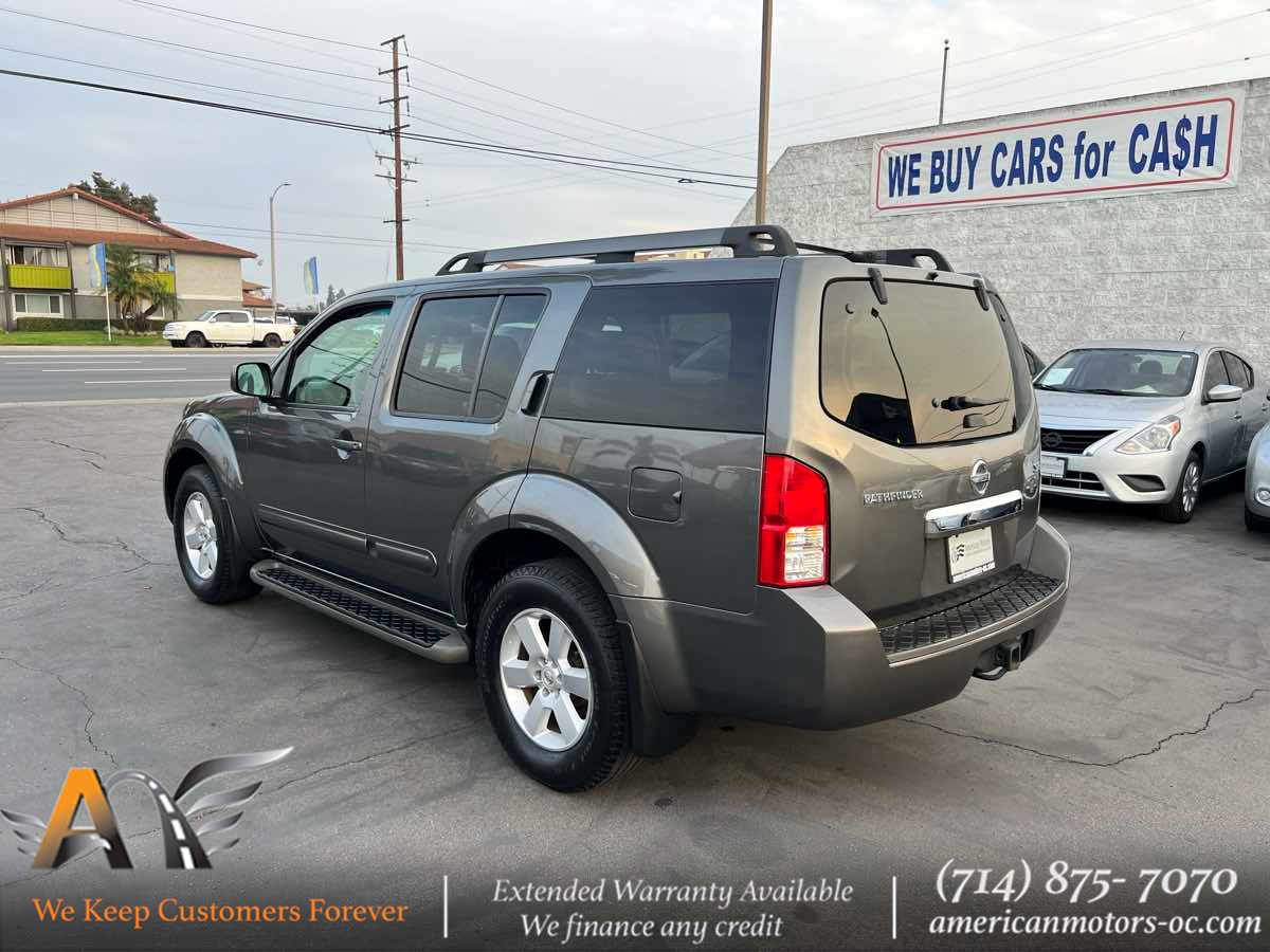 2008 Nissan Pathfinder SE