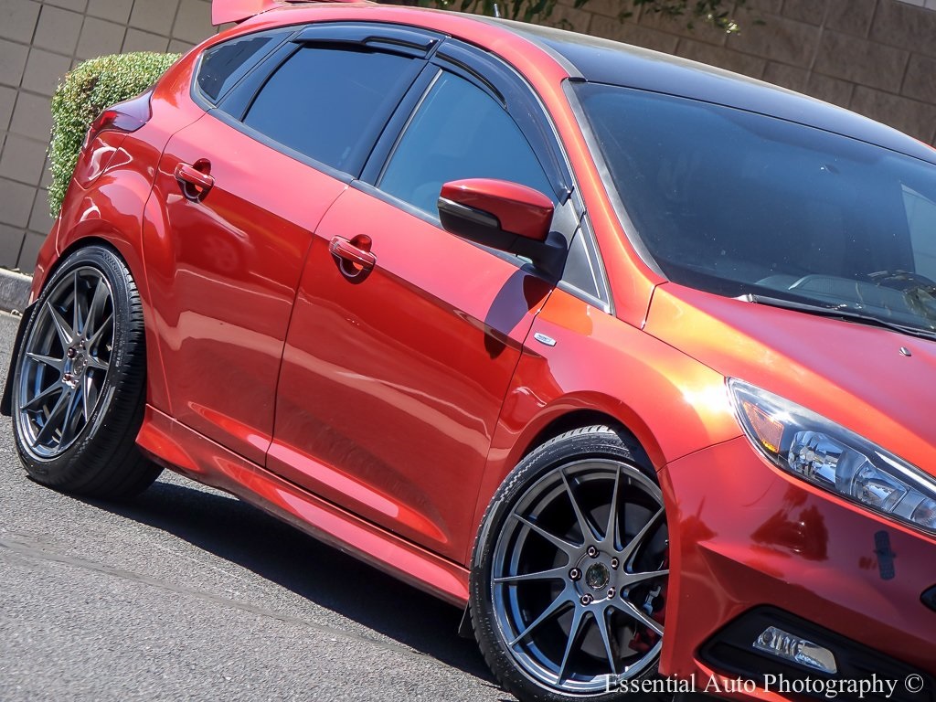 Anyone else have a Hot Pepper Red Metallic ST? : r/FocusST