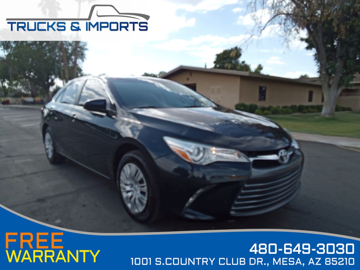 2015 Toyota Camry LE Clean Carfax Bluetooth Backup Cam 35 MPG!