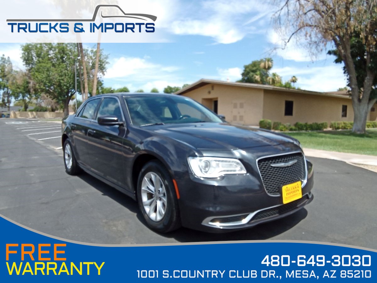 2015 Chrysler 300 Limited Clean Carfax Bluetooth Backup Sunroof....