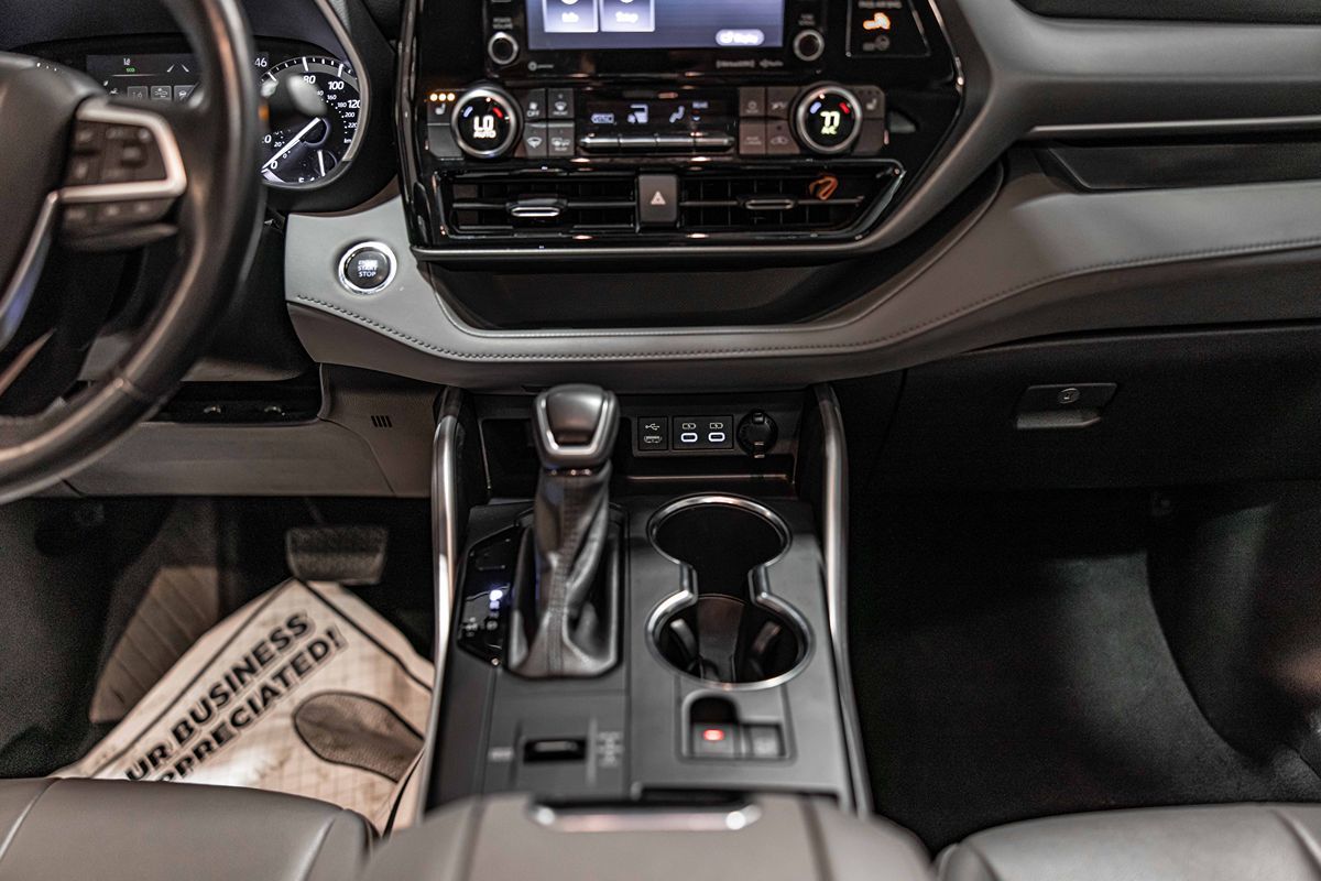 Sold 2022 Toyota Highlander XLE in Lansing