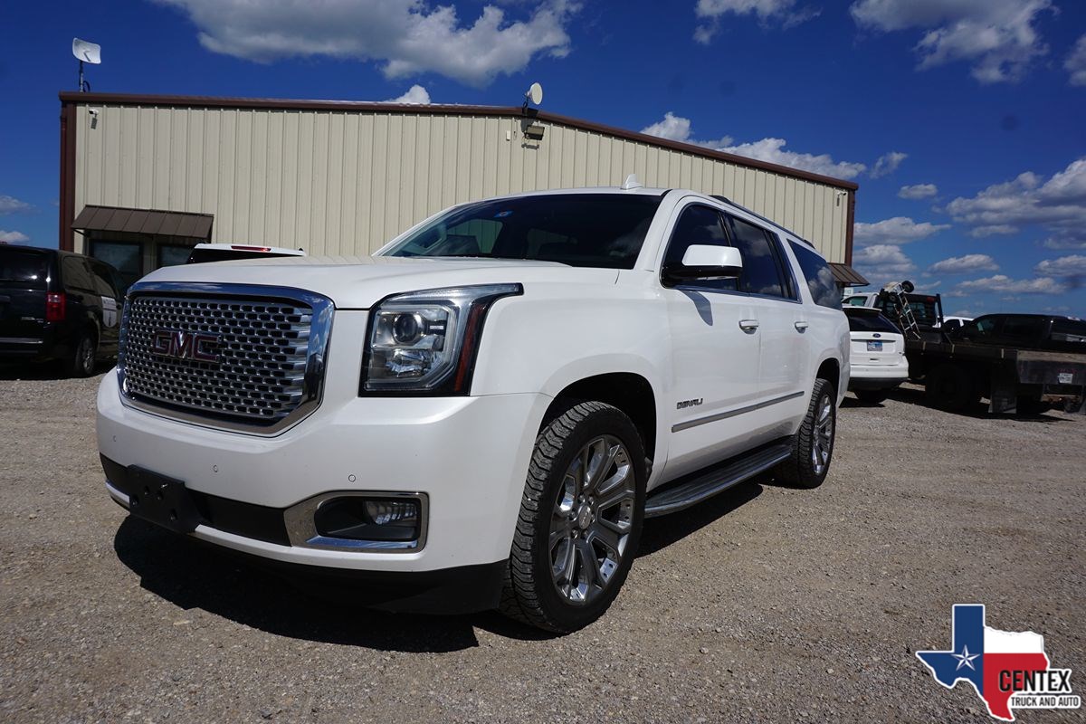 2016 GMC YUKON DENALI XL 4X4 ROOF LEATHER CLEAN!