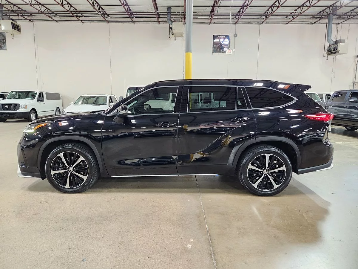 Used 2021 Toyota Highlander XSE in Dallas