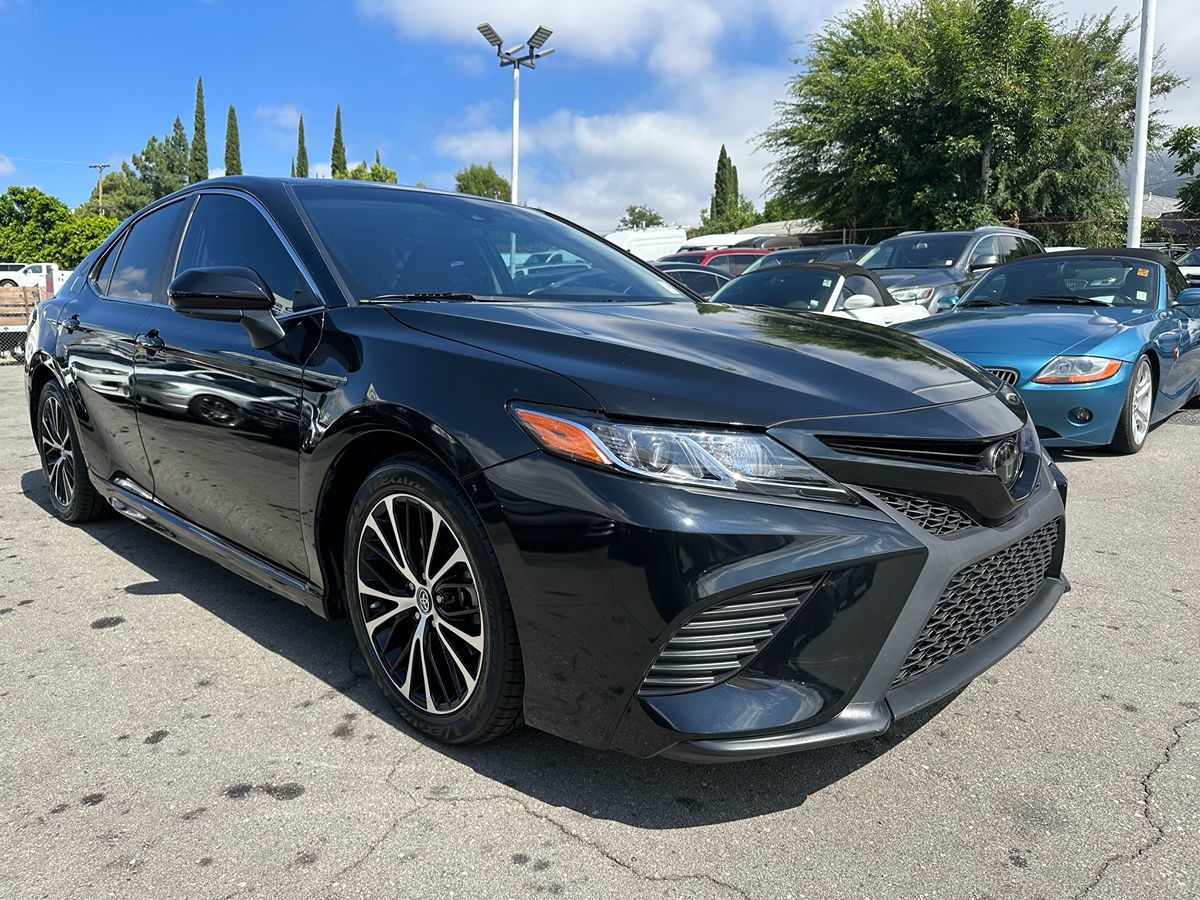 2020 Toyota Camry SE