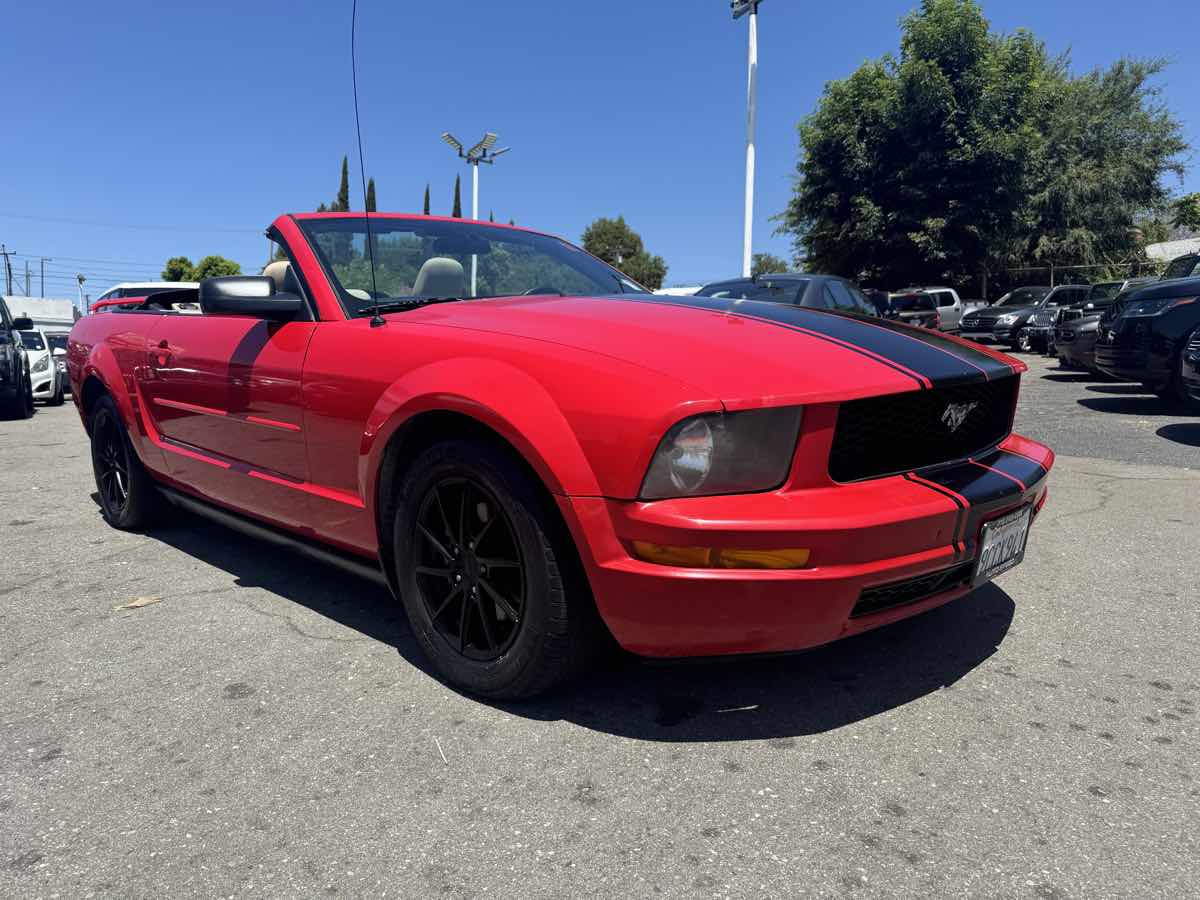 2006 Ford Mustang Deluxe