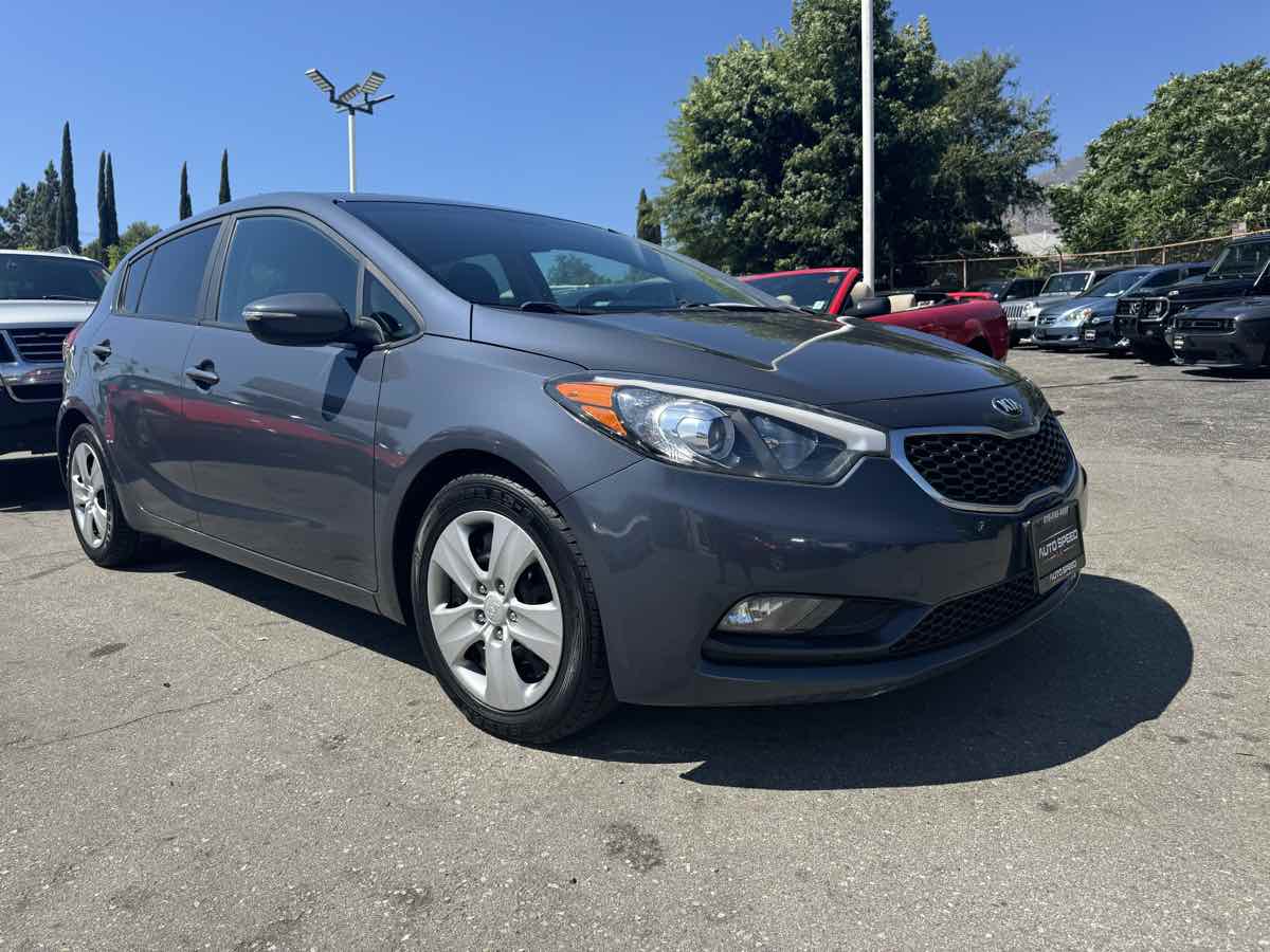 2016 Kia Forte 5-Door LX