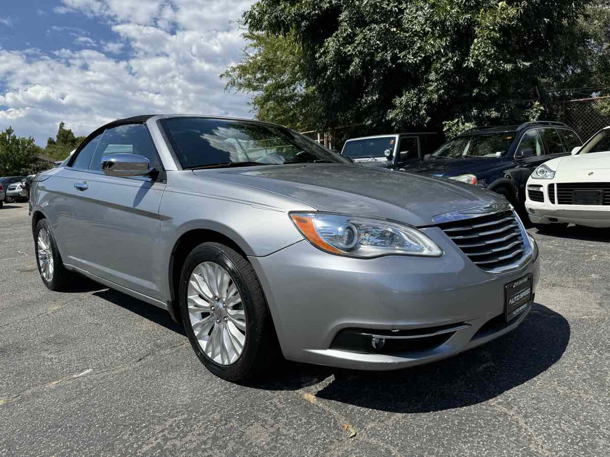 2013 Chrysler 200 Limited