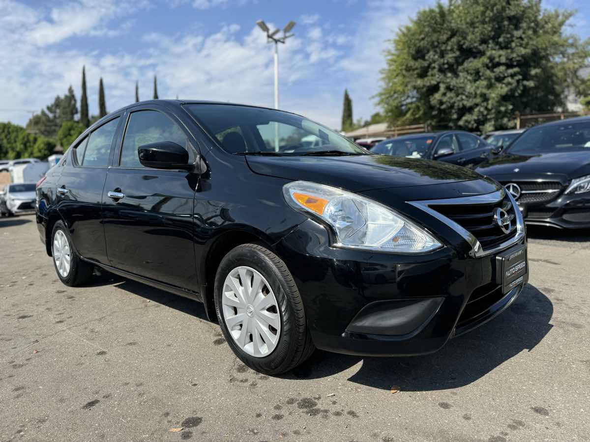 2016 Nissan Versa SV