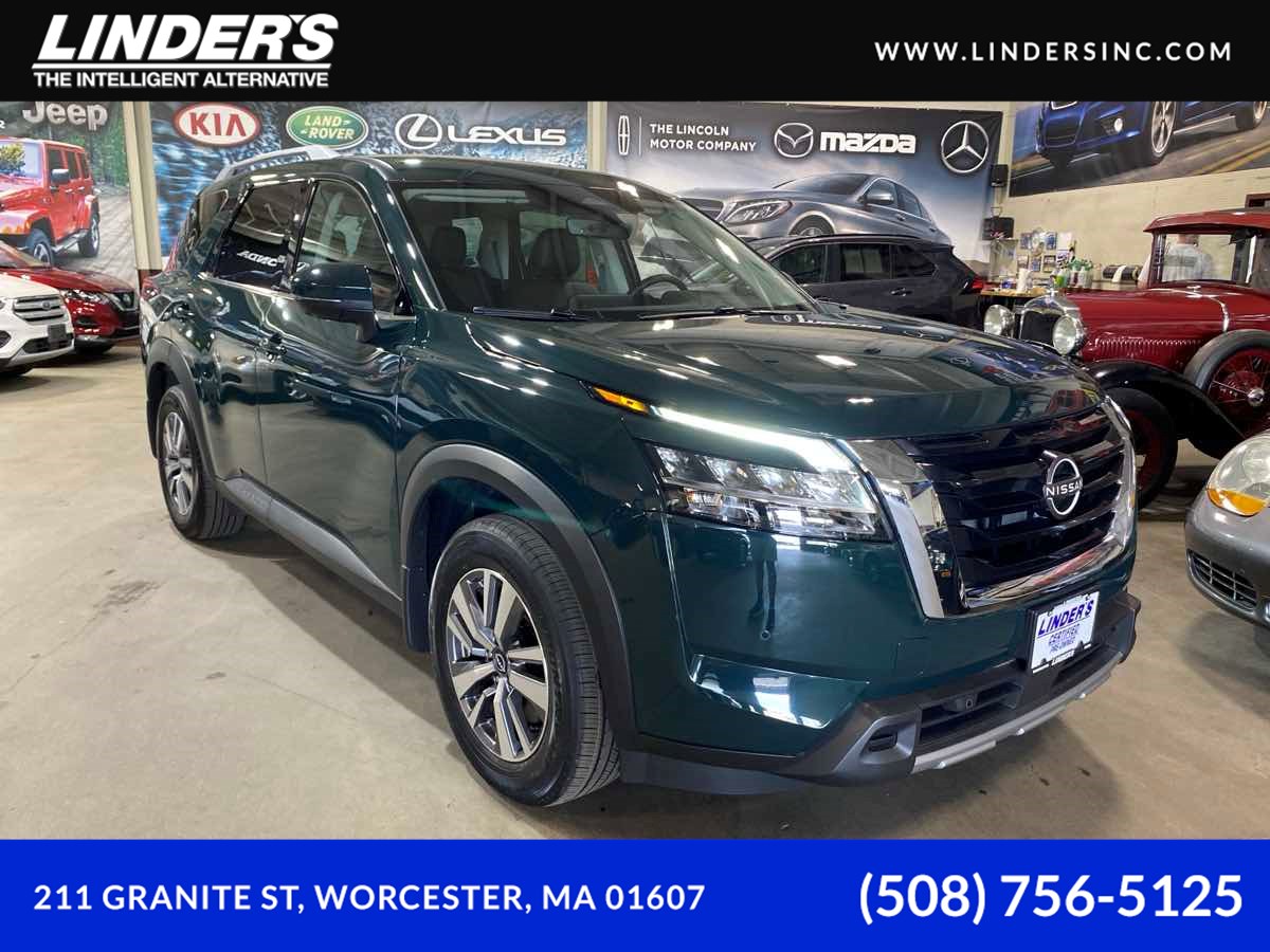 2023 Nissan Pathfinder SL 4WD